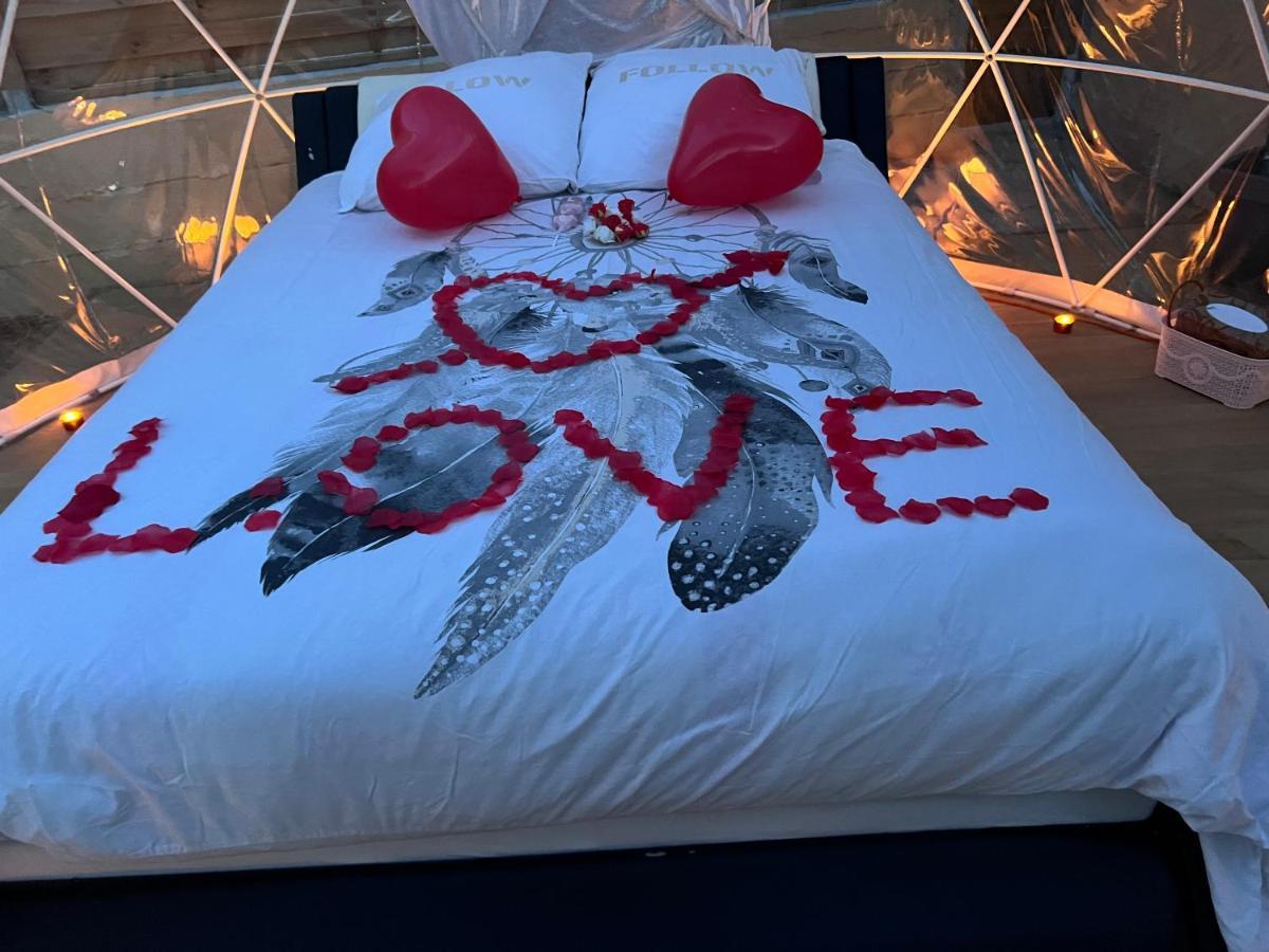 Tente de luxe La Love Bulles& Jacuzzi Fréjus